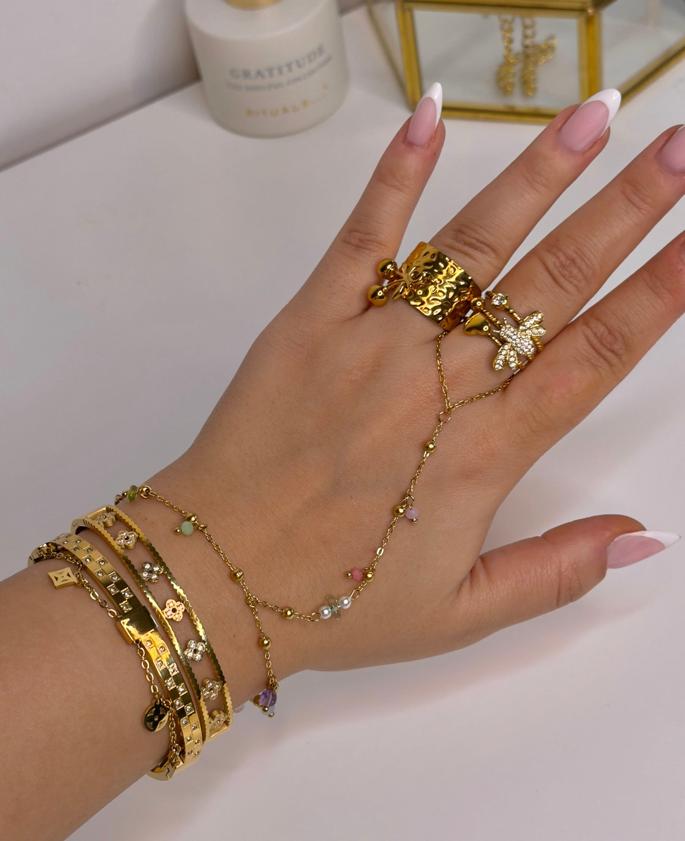 CHAÎNE DE MAIN FLORA