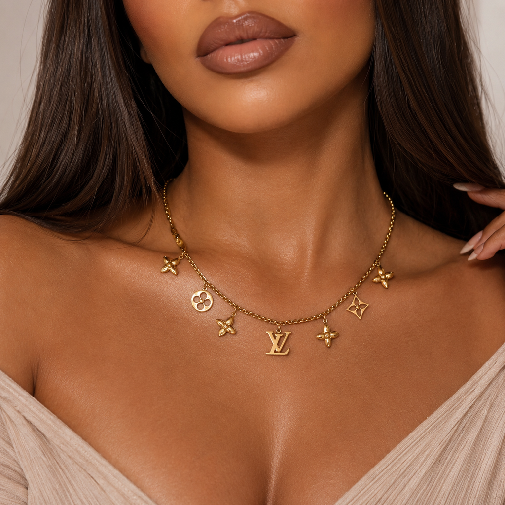 COLLIER LINA