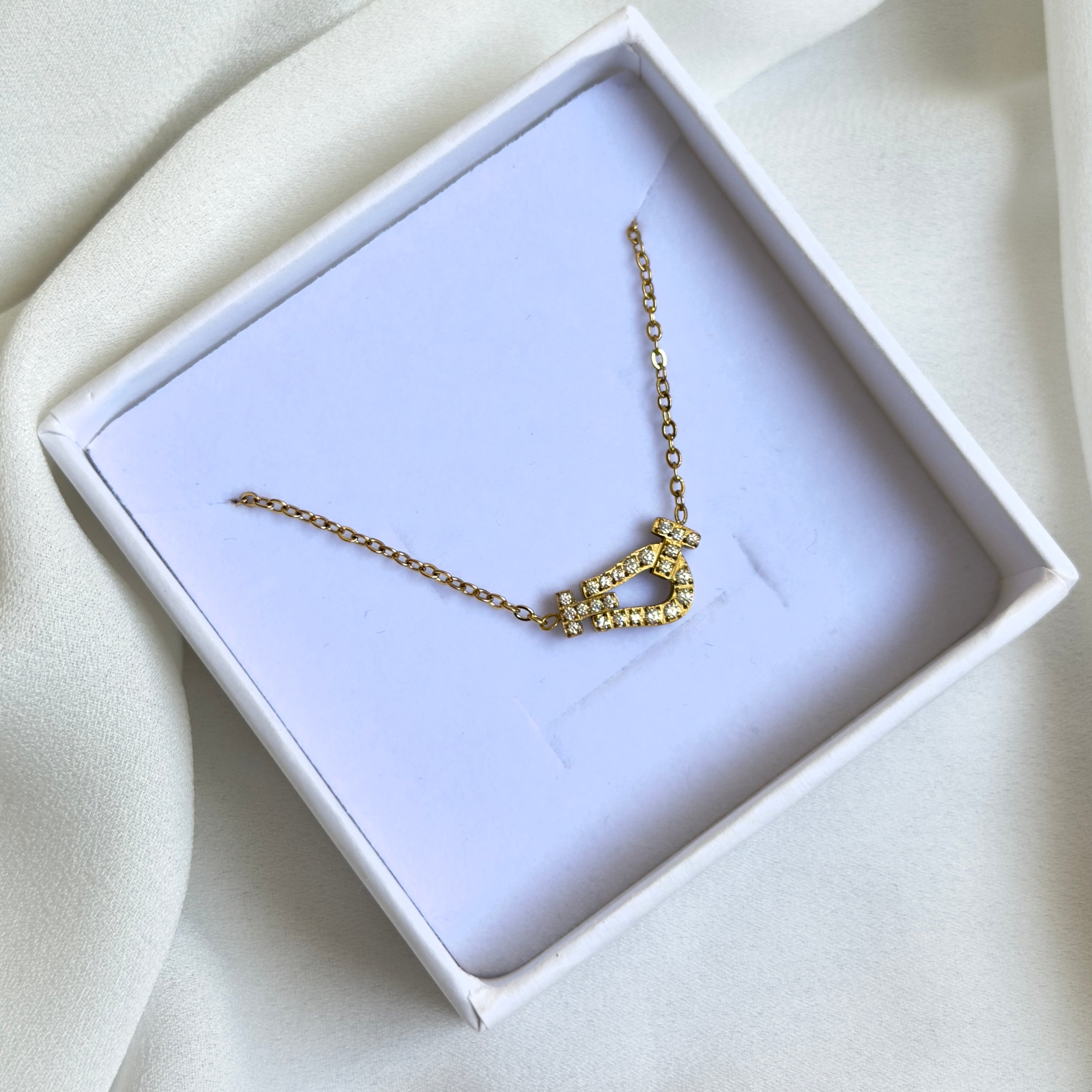 COLLIER FREDI