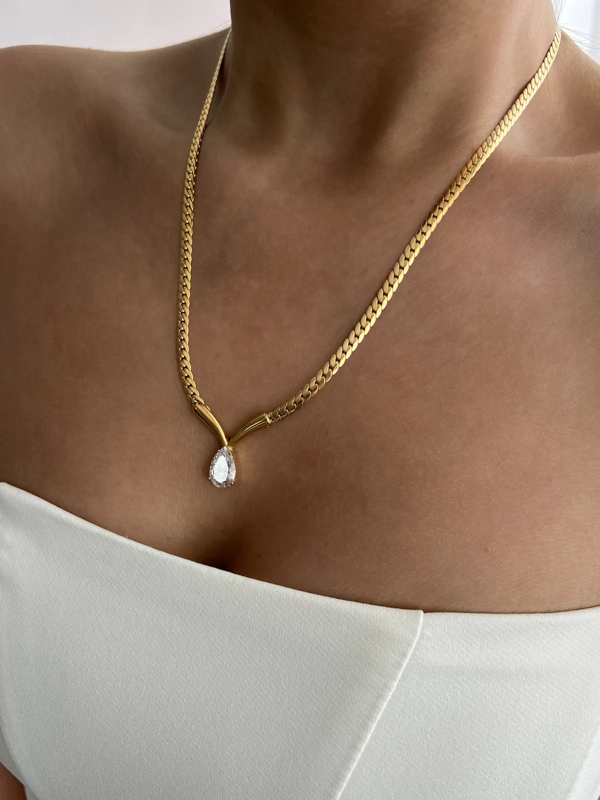 COLLIER LYRA